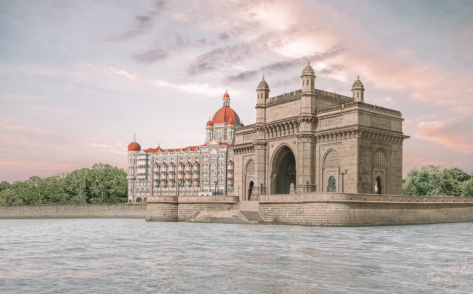 Gateway of India, Mumbai Location